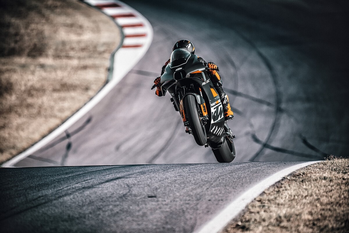 KTM RC 8C 2023: SOLD OUT in 2 minuti e 38 secondi!